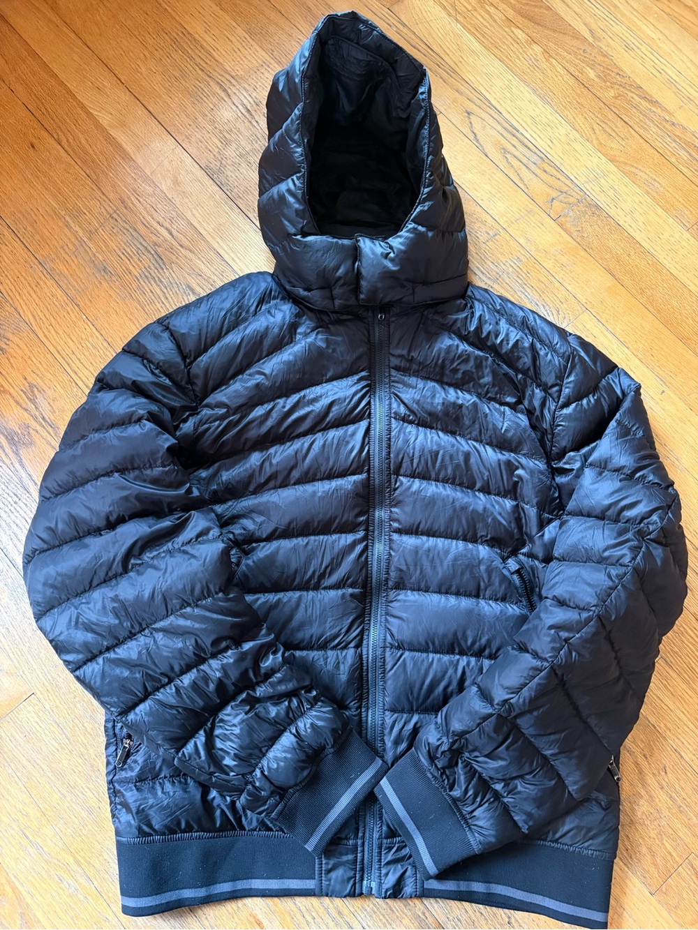 Lululemon black puffer Mens detachable hood